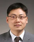 변호사, (전직)검사인 홍탁균의 대표 이미지