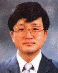 대학교수인 윤찬원의 대표 이미지