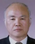 문학평론가, 수필가, (전직)대학교수인 윤경수의 대표 이미지