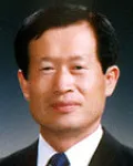 문학평론가, (전직)대학교수인 오택근의 대표 이미지
