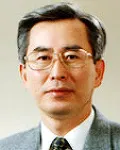 대학교수인 김윤식의 대표 이미지