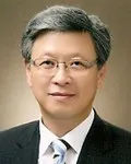 연구인인 윤철호의 대표 이미지