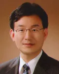 정책실장, (전직)대학교수, (전직)연구인인 성태윤의 대표 이미지