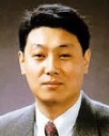 대학교수인 이명준의 대표 이미지