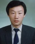대학교수인 박희서의 대표 이미지