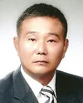 (전직)중고등학교교사, (전직)씨름선수인 최욱진의 대표 이미지