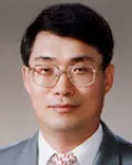 (전직)대학교수인 손용엽의 대표 이미지