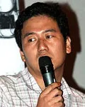 영화감독인 김성균의 대표 이미지