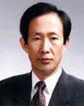 (전직)대학교수인 신언동의 대표 이미지