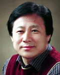 대학교수인 신재기의 대표 이미지