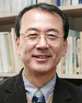 대학교수인 최외출의 대표 이미지