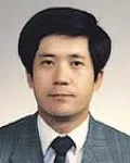 변호사, (전직)검사인 윤영근의 대표 이미지