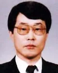 대학교수인 나병철의 대표 이미지