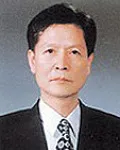 내과의사, (전직)대학교수인 심봉섭의 대표 이미지