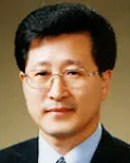대학교수인 정철의 대표 이미지