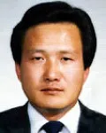 대학교수인 오율권의 대표 이미지