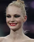 모델인 율리아 슈나이더의 대표 이미지