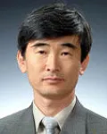 대학교수인 유호천의 대표 이미지
