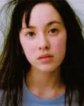 모델인 우치다 니나의 대표 이미지