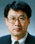 대학교수인 김호영의 대표 이미지