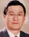대학교수, 출판인인 원용국의 대표 이미지
