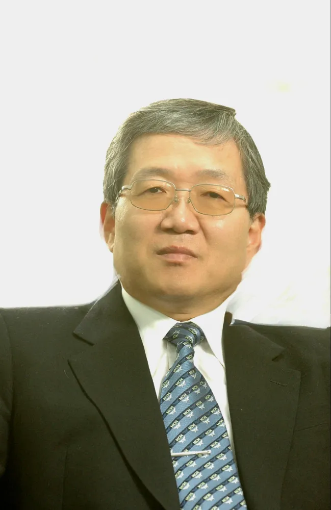 대학교수인 윤형로의 대표 이미지