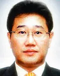 증권인, (전직)은행인인 김홍룡의 대표 이미지