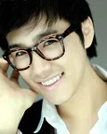 모델인 윤희명의 대표 이미지