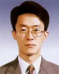 판사인 김진현의 대표 이미지