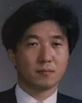 대학교수인 윤찬영의 대표 이미지