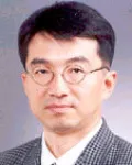 대학교수인 안동규의 대표 이미지