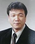 대학교수인 윤명오의 대표 이미지
