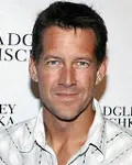영화배우인 제임스 덴턴의 대표 이미지