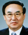 (전직)대학총장, (전직)대학교수인 이충엽의 대표 이미지