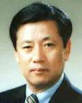 대학교수, (전직)행정공무원인 강무섭의 대표 이미지