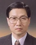 변호사, (전직)검사인 유명건의 대표 이미지