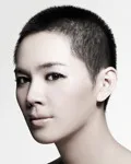 가수인 서윤의 대표 이미지
