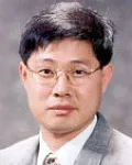대학교수인 안동준의 대표 이미지