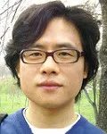대학교수, 소설가, 평론가인 김정남의 대표 이미지