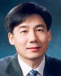 정당인, (전직)공무원, (전직)언론인인 이용호의 대표 이미지