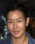 영화배우, 모델인 제니 시미즈의 대표 이미지