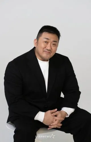 영화배우, 탤런, 영화제작자인 마동석의 대표 이미지