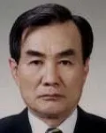 변호사, (전직)판사인 윤경현의 대표 이미지
