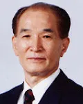 문화기관단체인, 언론기관단체인, (전직)신문기자인 윤상철의 대표 이미지
