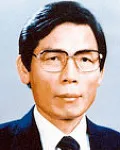 정당인, (전직)국회의원, (전직)행정공무원인 윤영탁의 대표 이미지