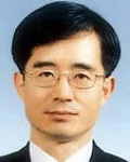 변호사, (전직)검사인 정기용의 대표 이미지
