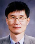 대학교수인 윤웅찬의 대표 이미지