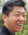 소설가인 표윤명의 대표 이미지