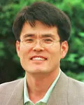 신문기자인 박광호의 대표 이미지