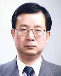 방송인, (전직)특수단체인, (전직)공무원인 신용섭의 대표 이미지